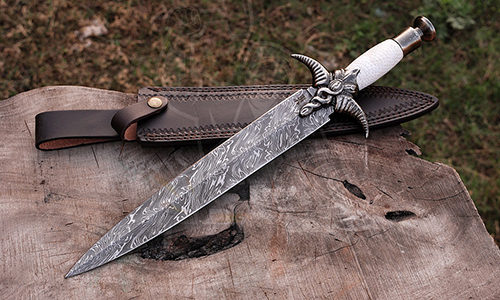 Damascus collectible dagger