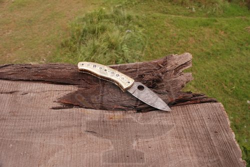 Damascus Handmade Liner Lock Knife - Image 3
